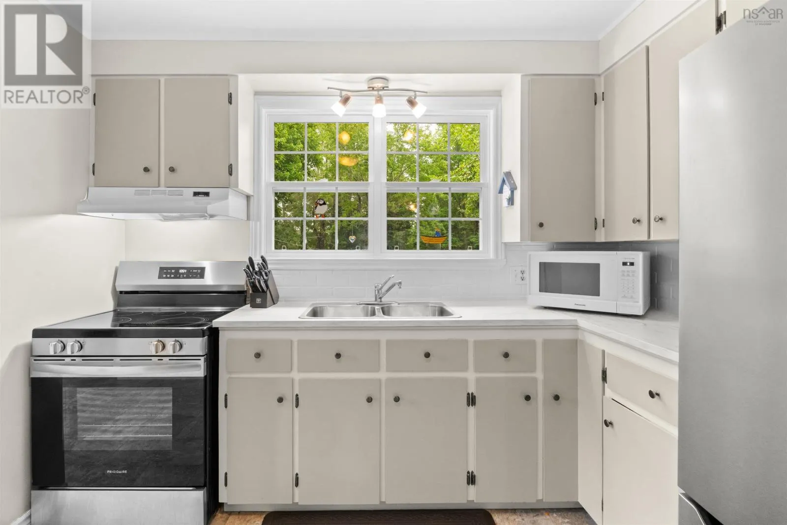 1221 Beaver Bank Road