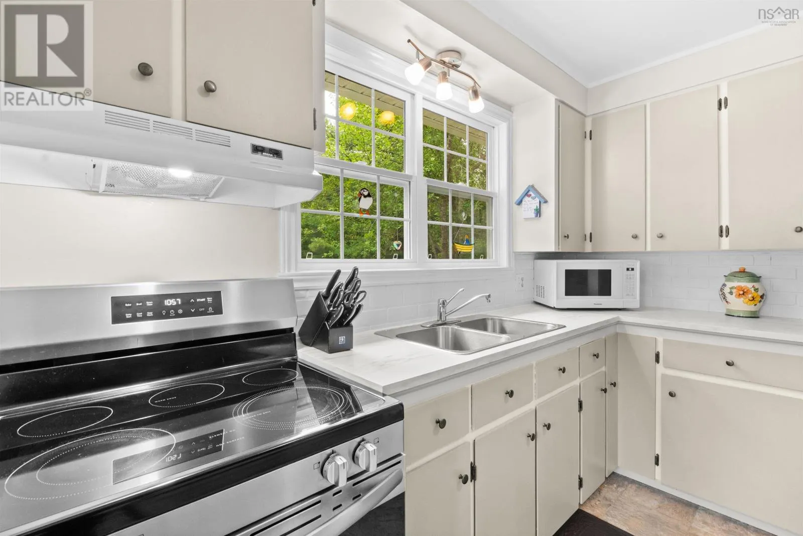 1221 Beaver Bank Road