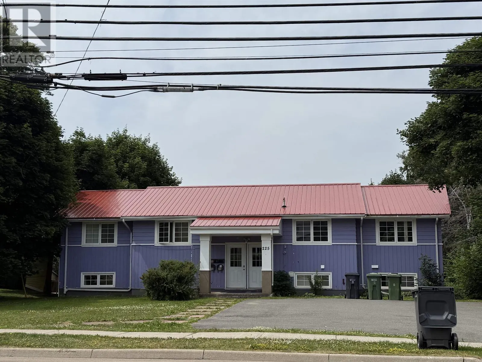 225 North River Road