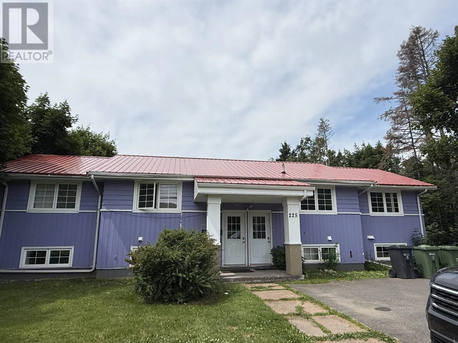 225 North River Road