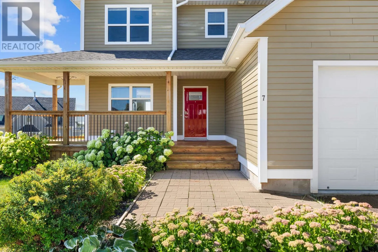 7 Martindale Crescent