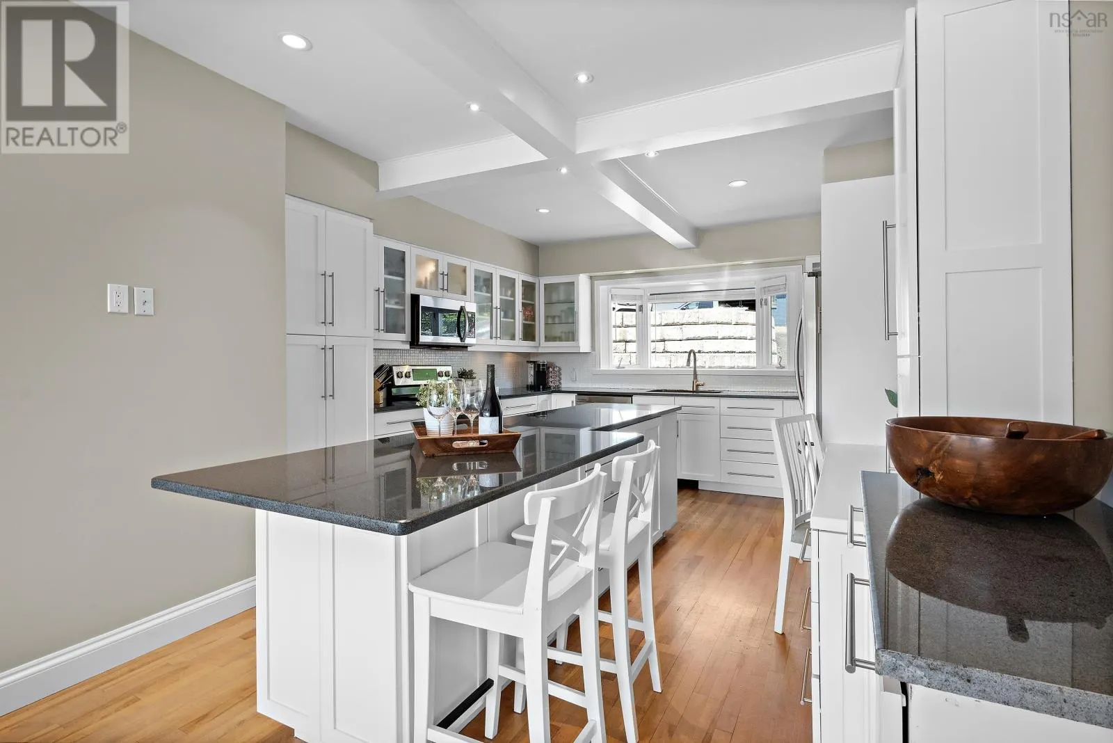 1084 Ridgewood Drive