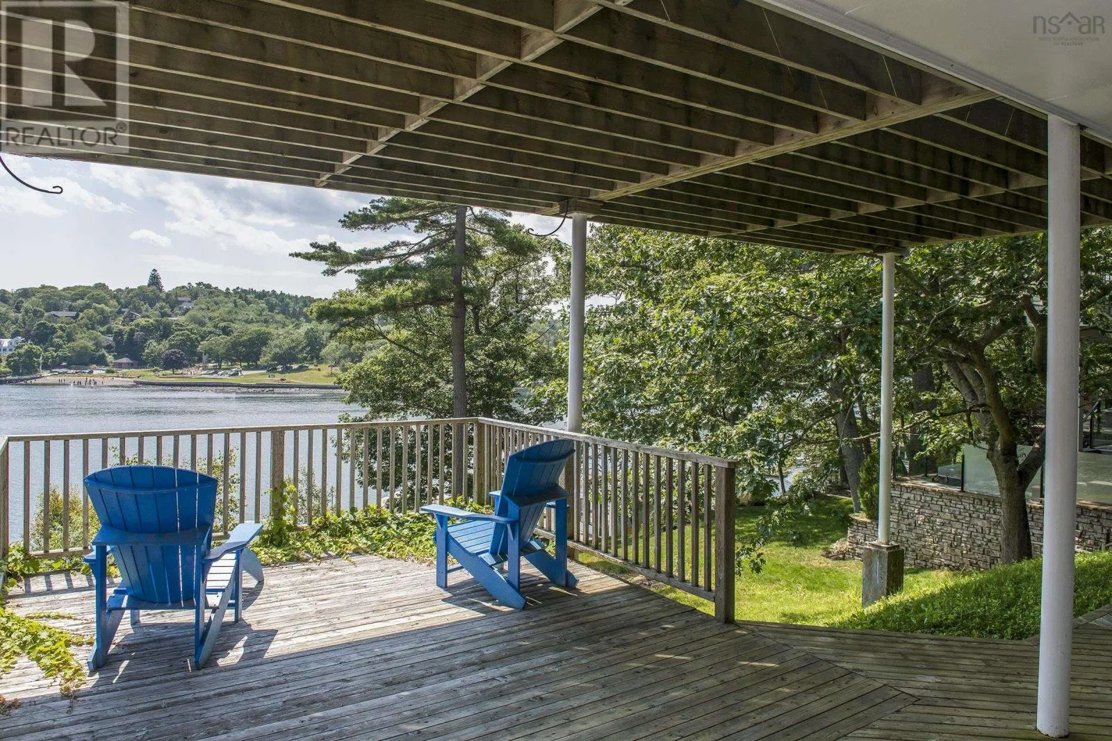 1084 Ridgewood Drive