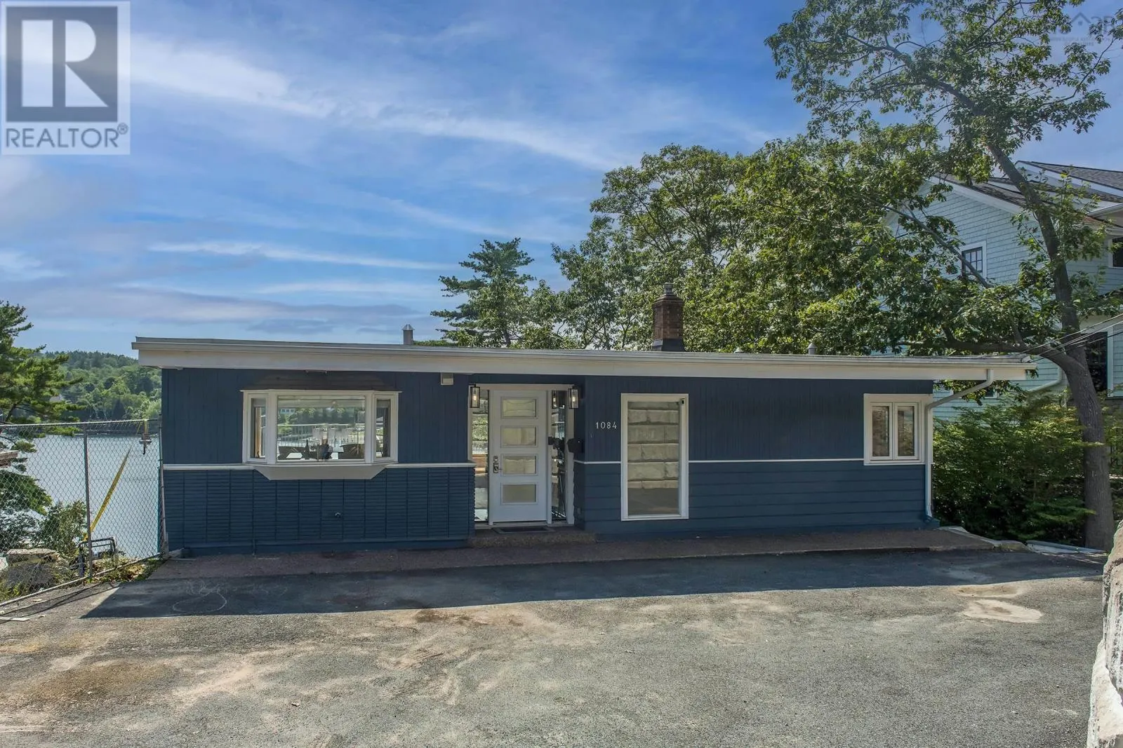 1084 Ridgewood Drive