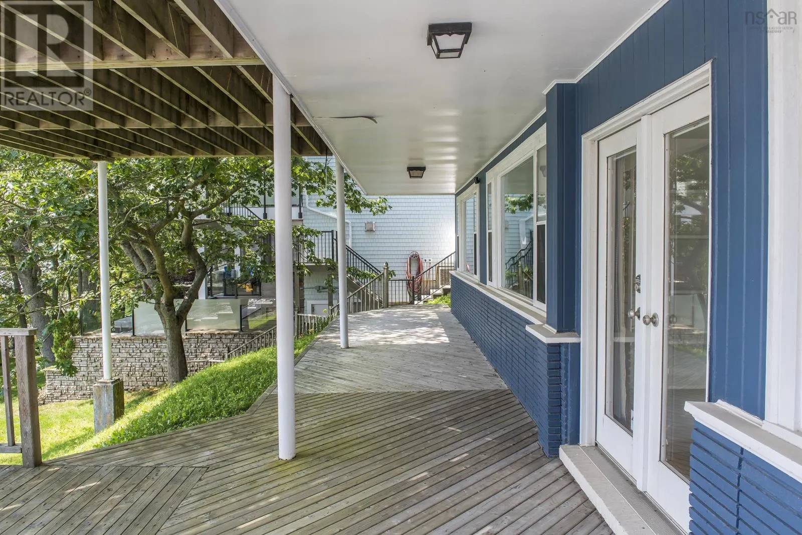 1084 Ridgewood Drive