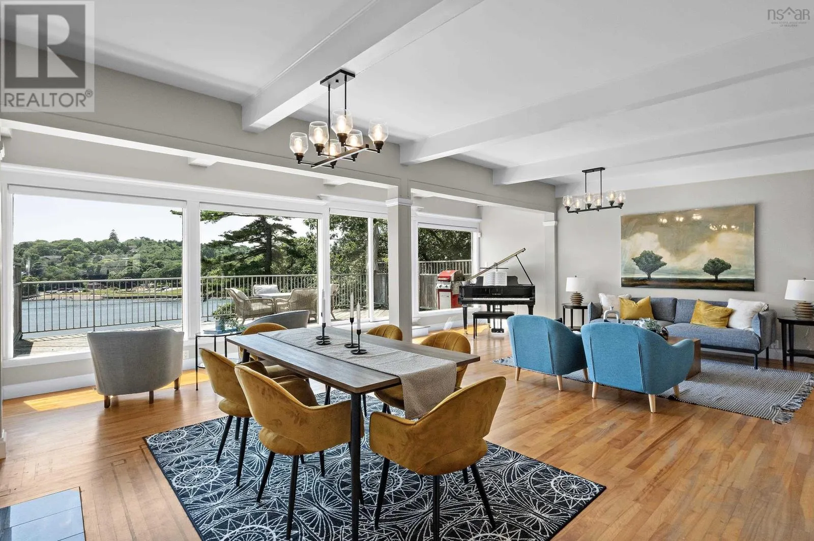 1084 Ridgewood Drive