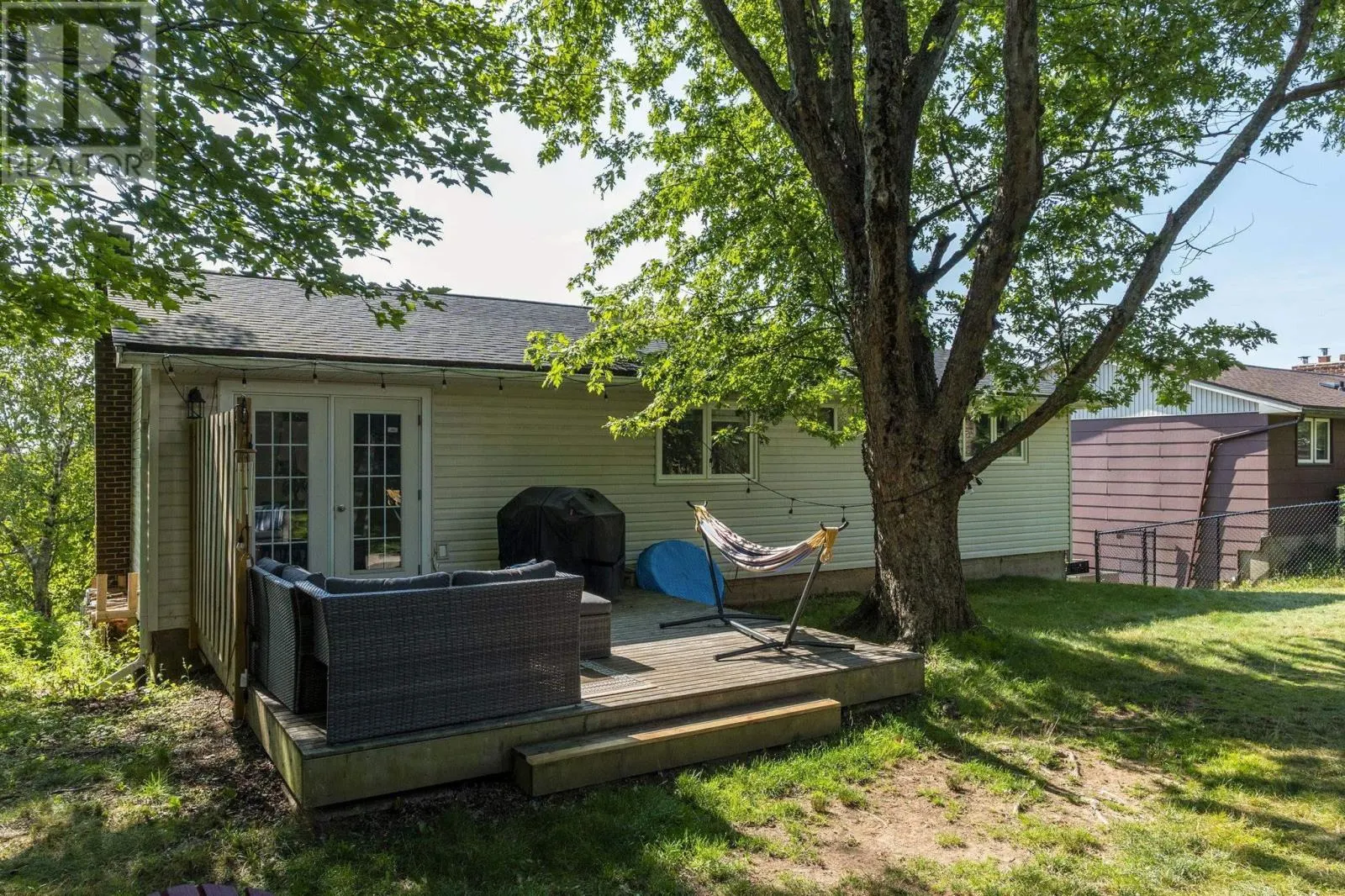 98 Collins Grove