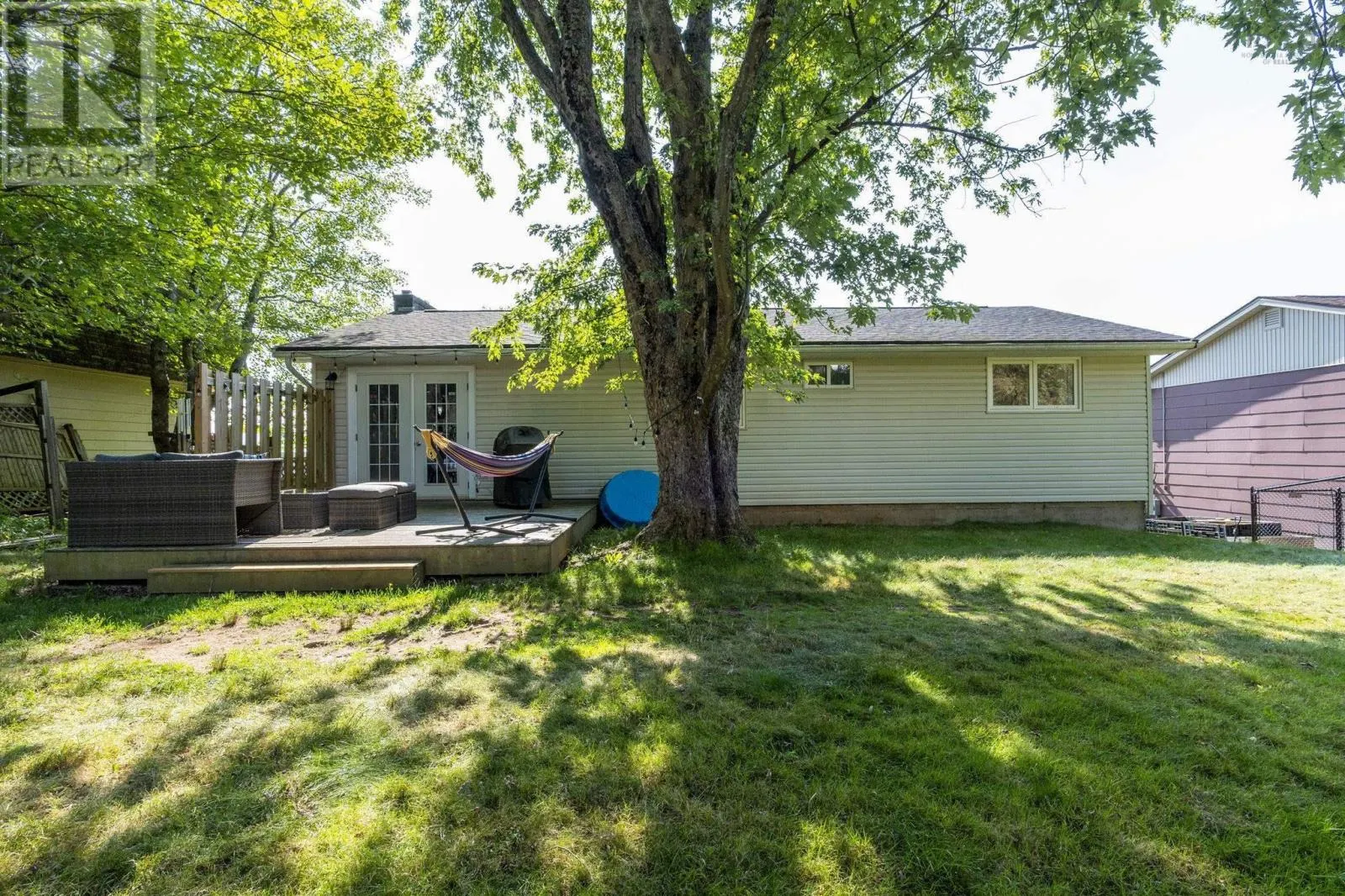 98 Collins Grove