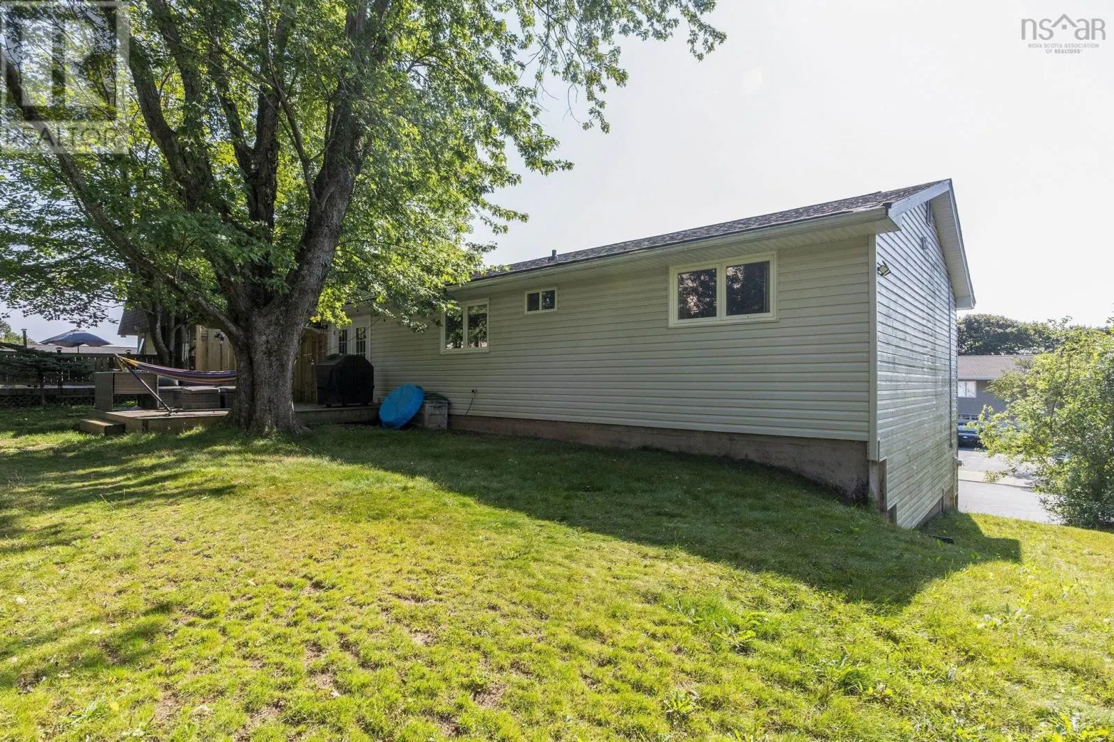98 Collins Grove