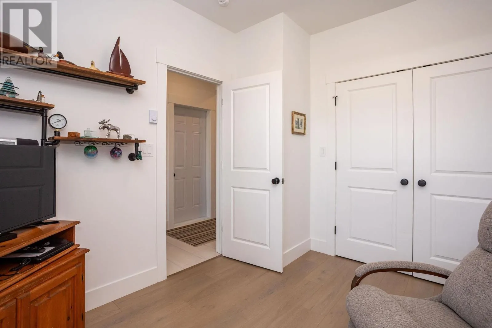 12 Captain James Crescent
