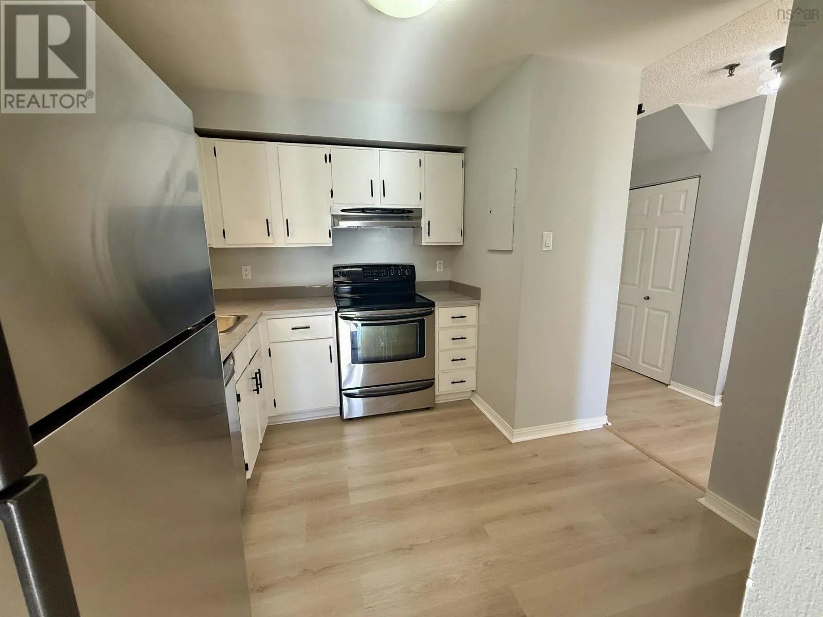209 75 Collins Grove