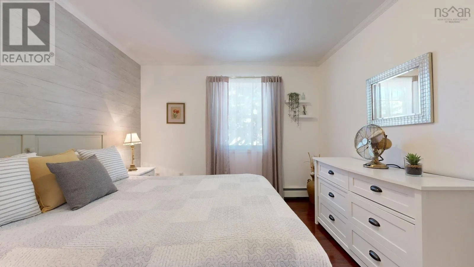 315 Falmouth Back Road