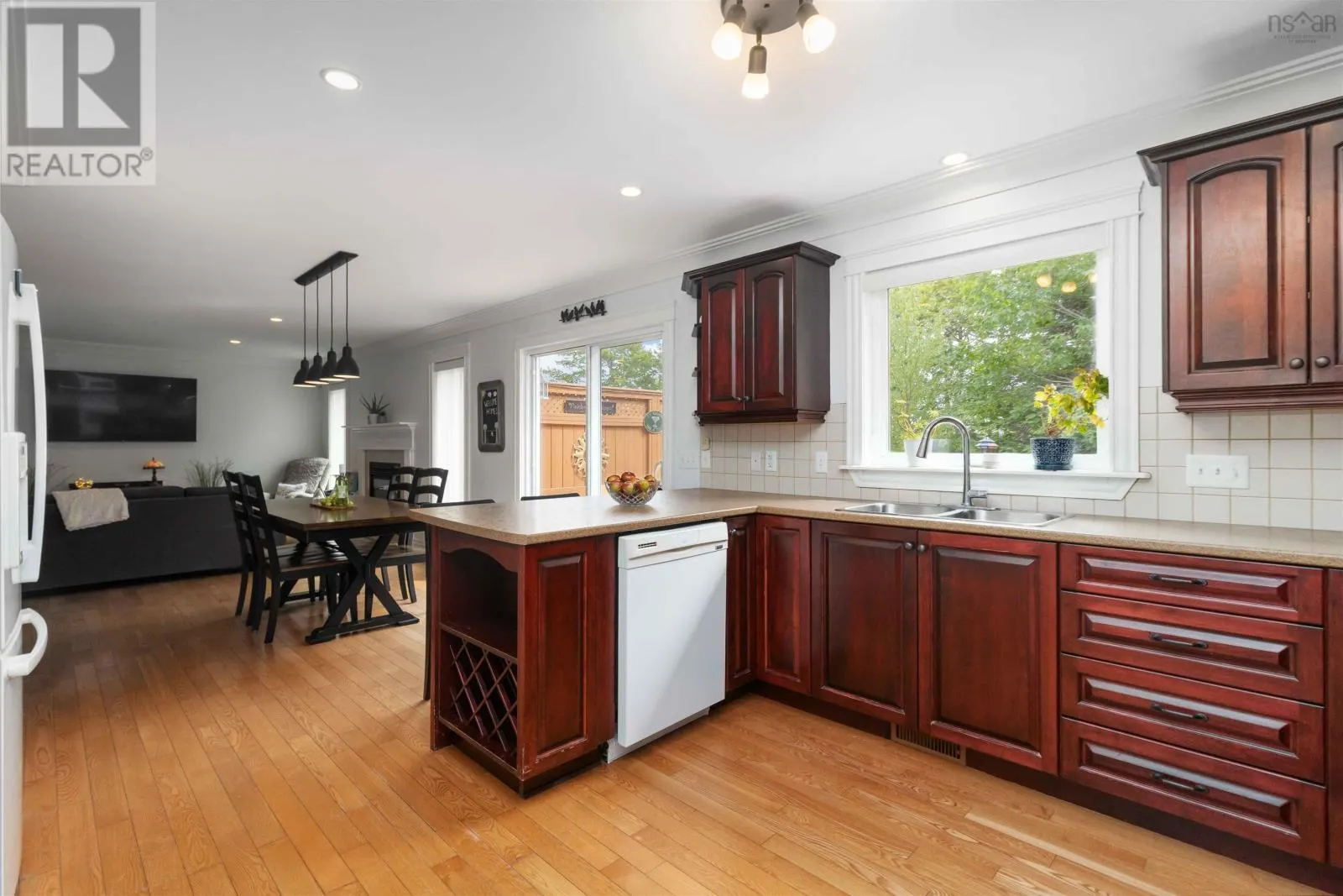 6 Carrie Crescent