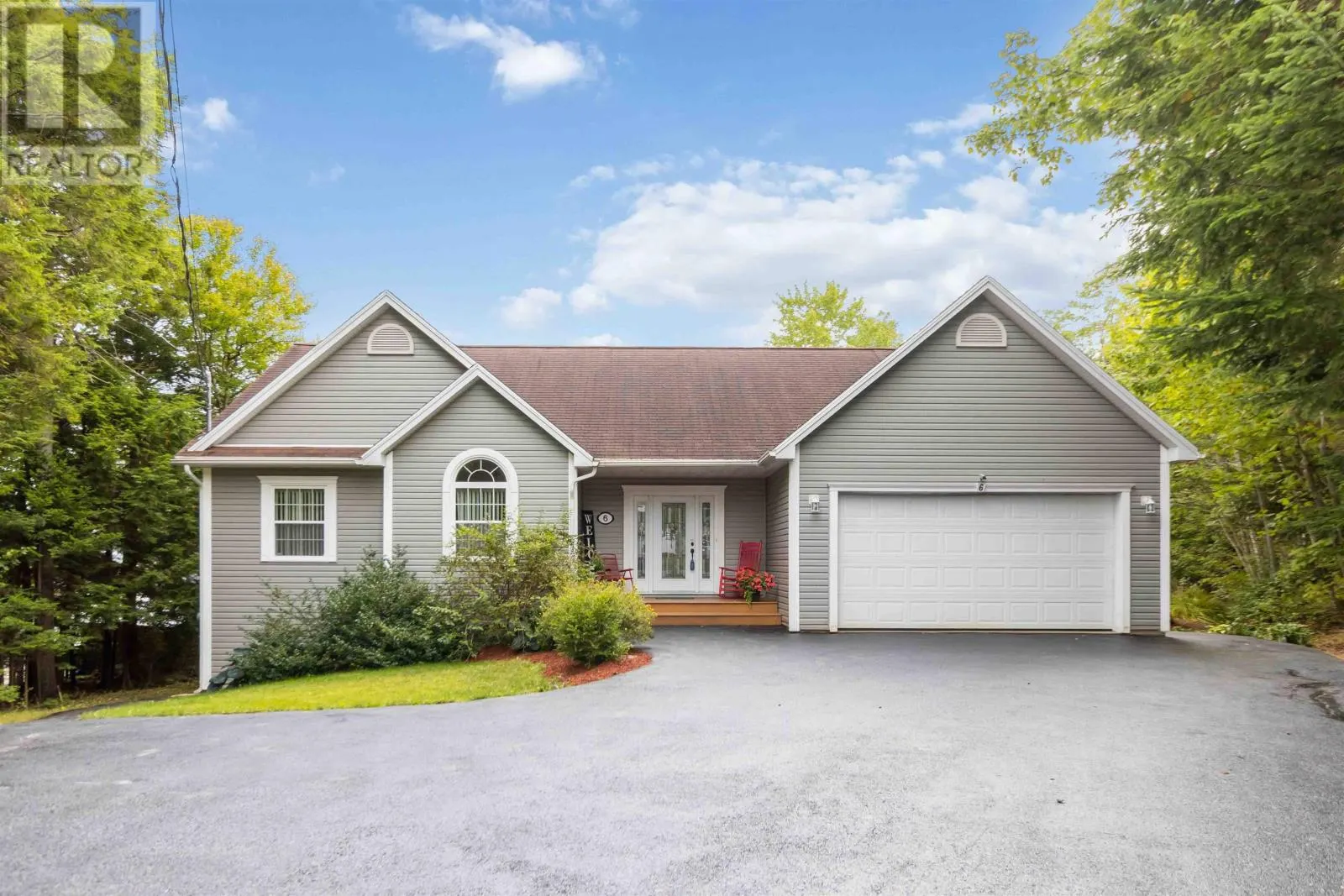 6 Carrie Crescent