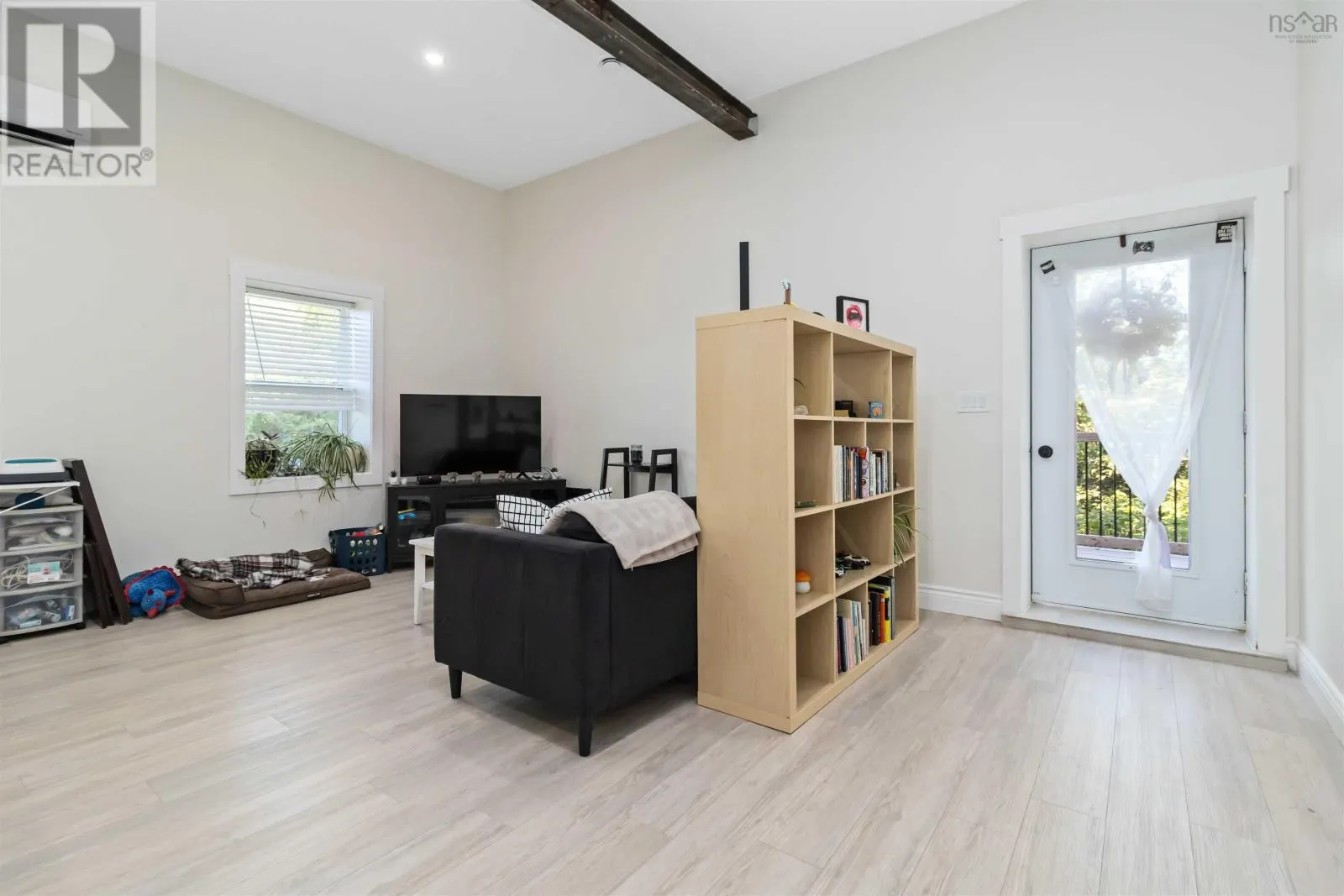 667/669 Hammonds Plains Road