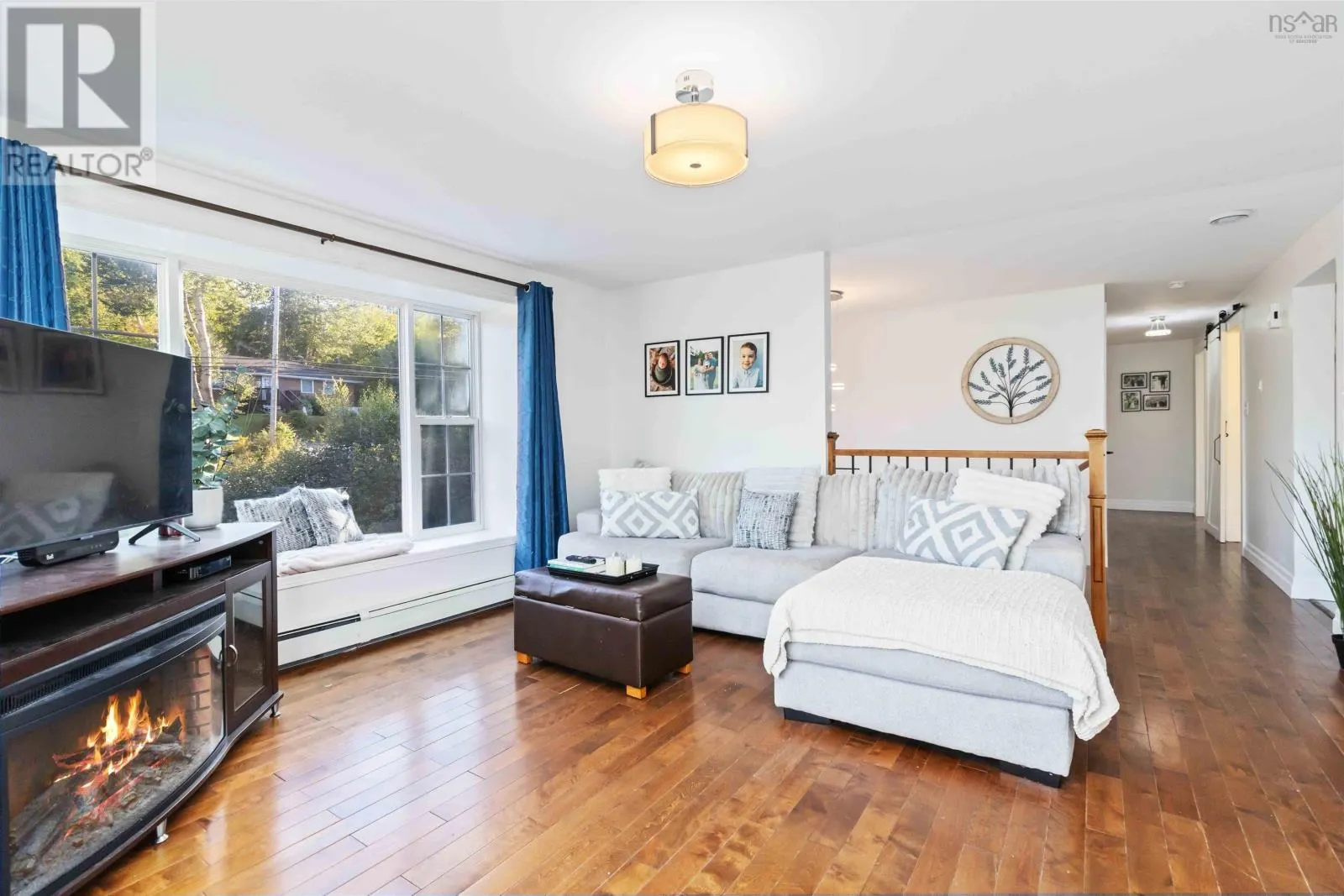 667/669 Hammonds Plains Road