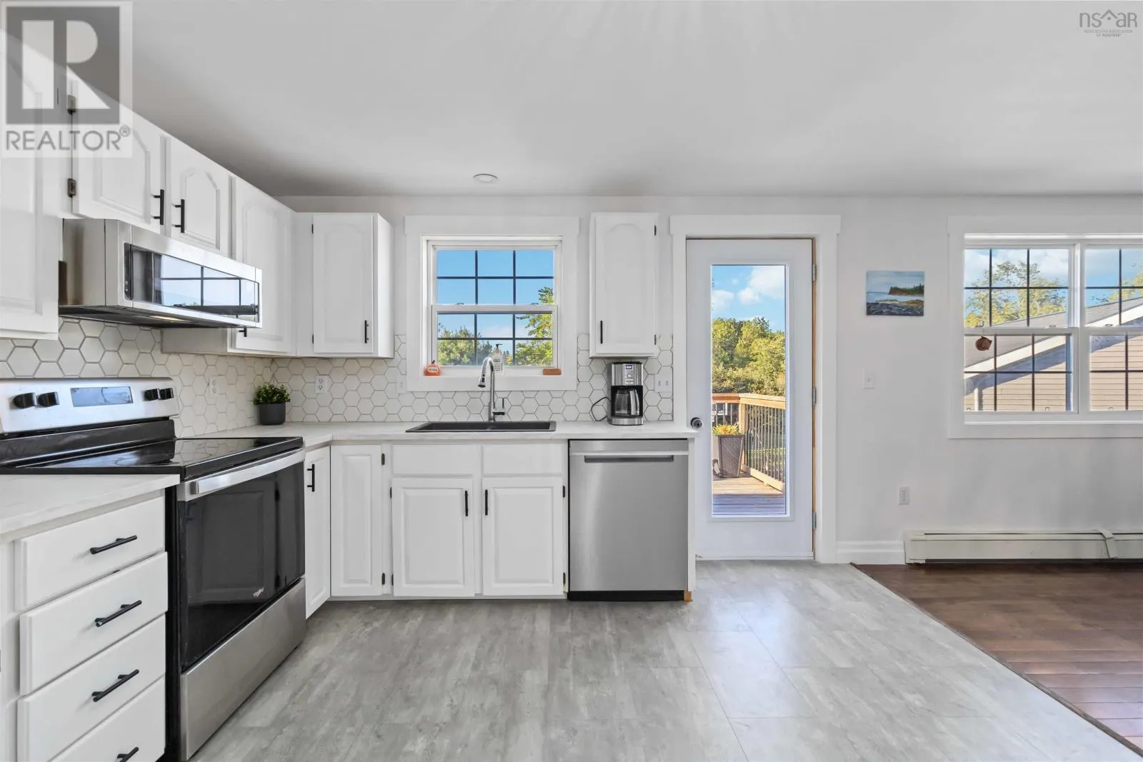 667/669 Hammonds Plains Road