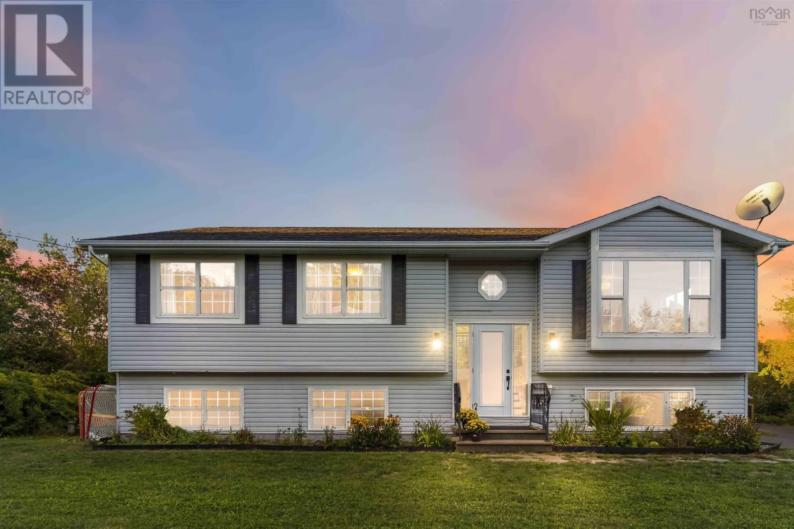 667/669 Hammonds Plains Road