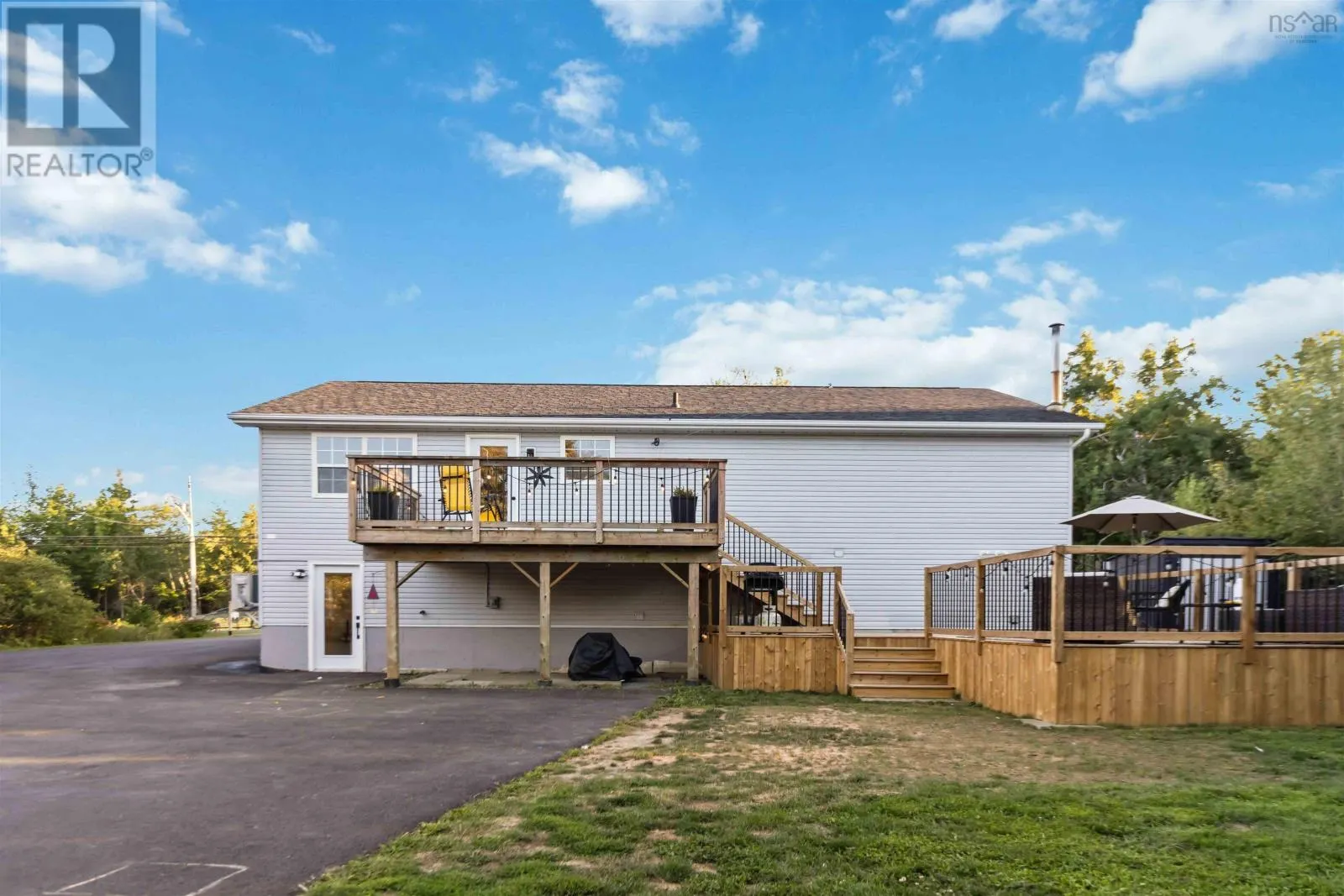 667/669 Hammonds Plains Road