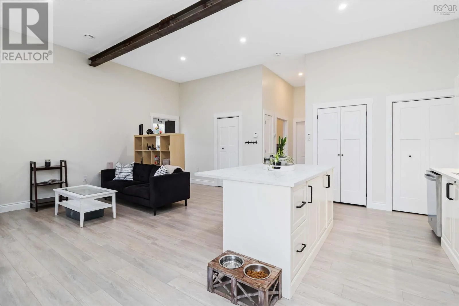 667/669 Hammonds Plains Road