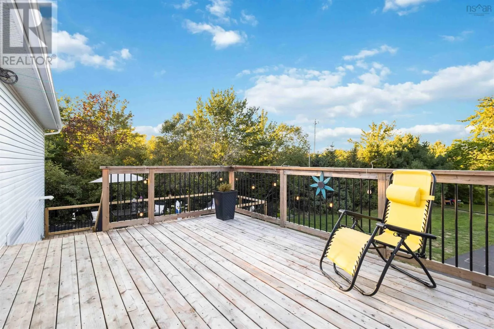 667/669 Hammonds Plains Road