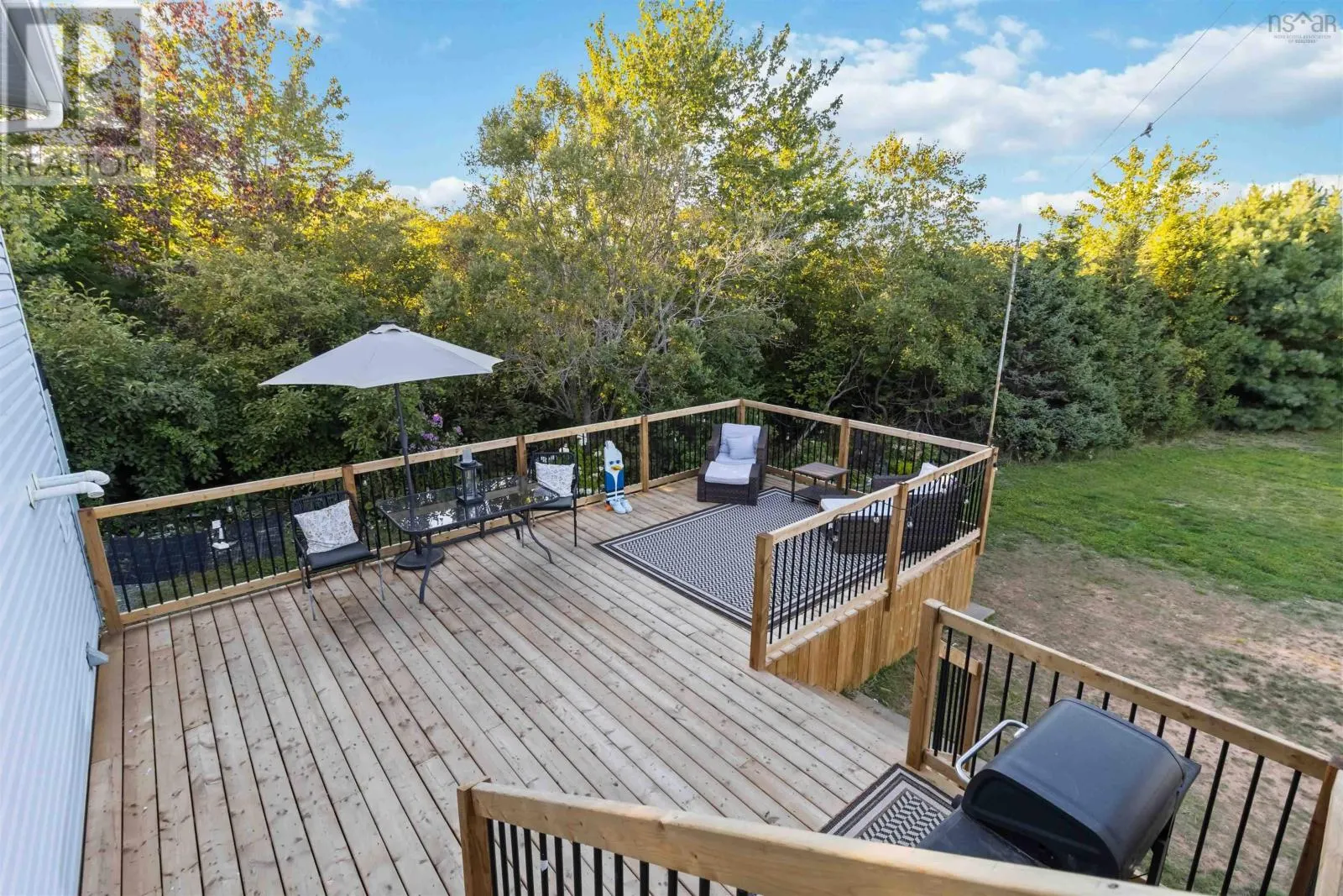 667/669 Hammonds Plains Road