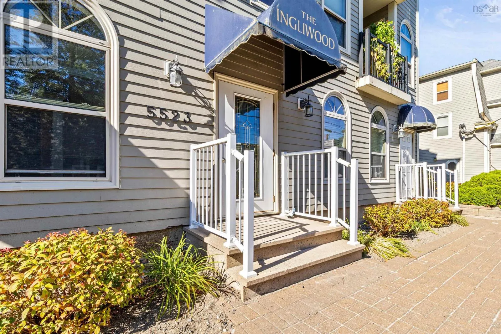 303 5523 Inglis Street