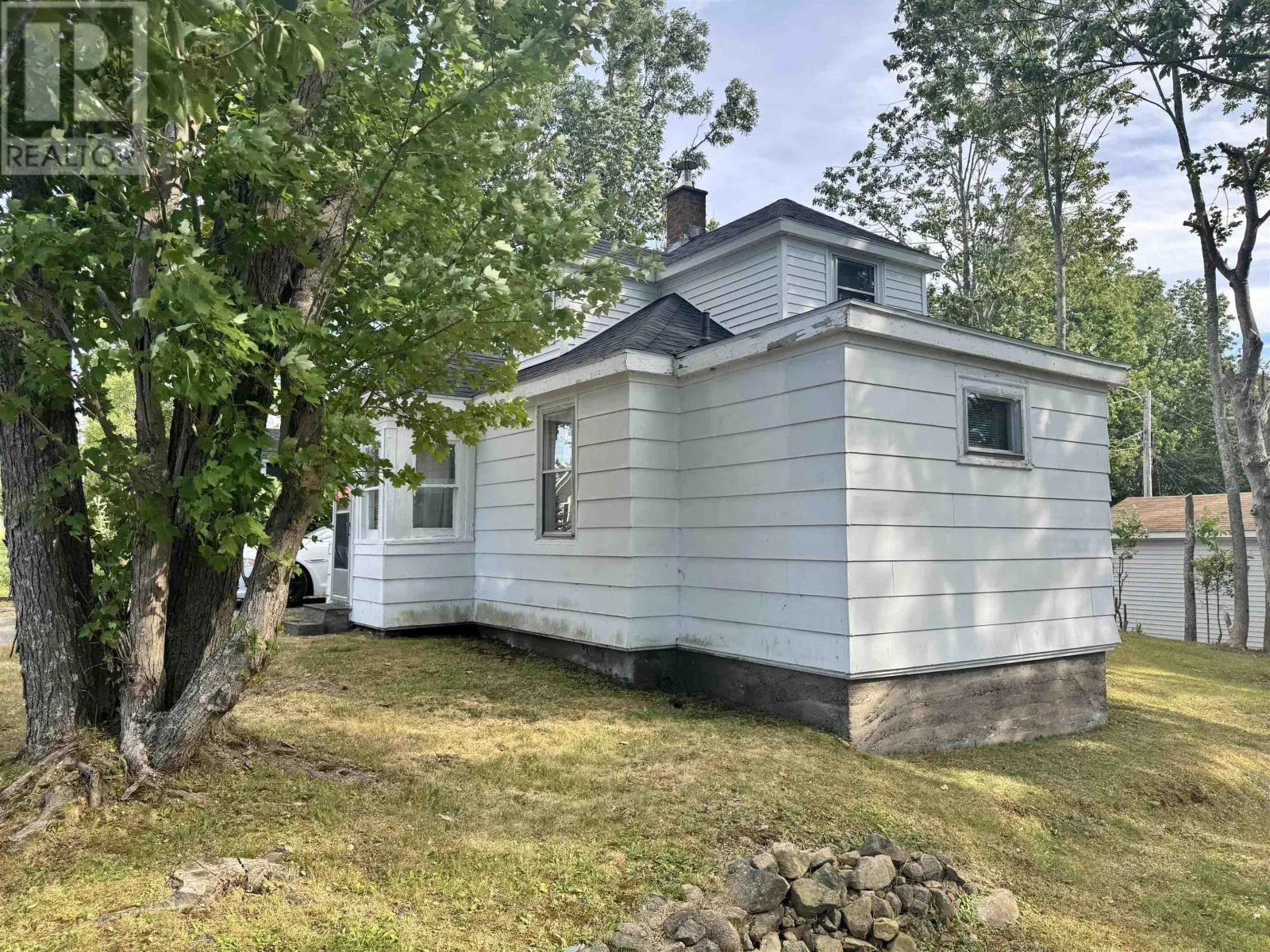 6 Strickland Avenue