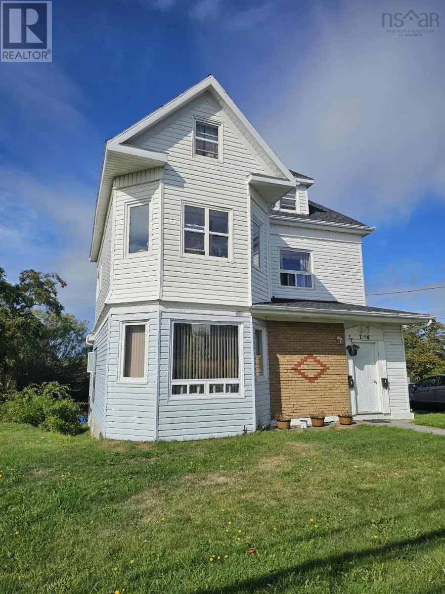 798 Main Street
