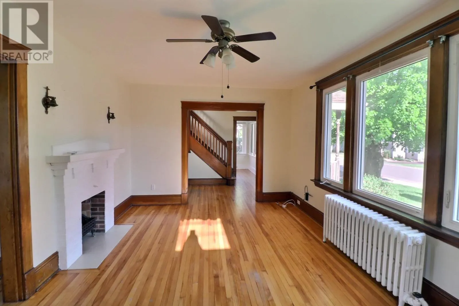 16 Hawthorne Avenue