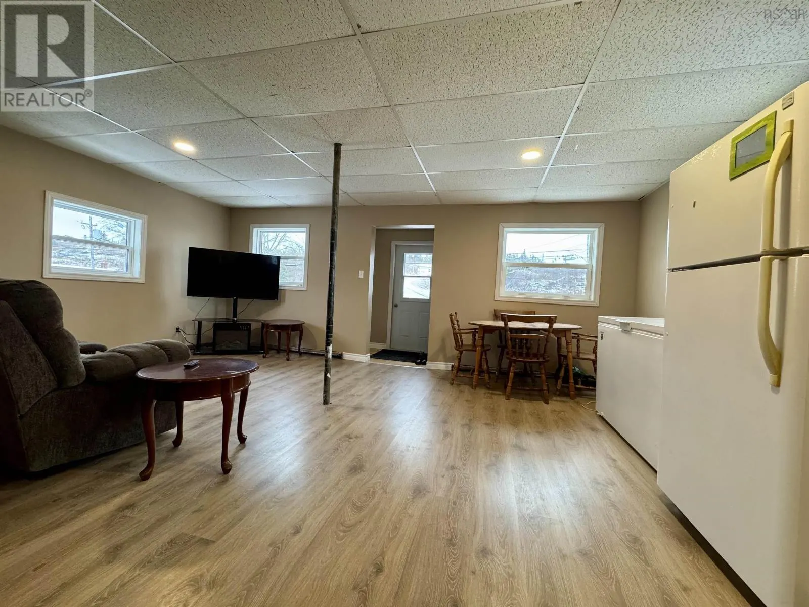3683 Highway 206