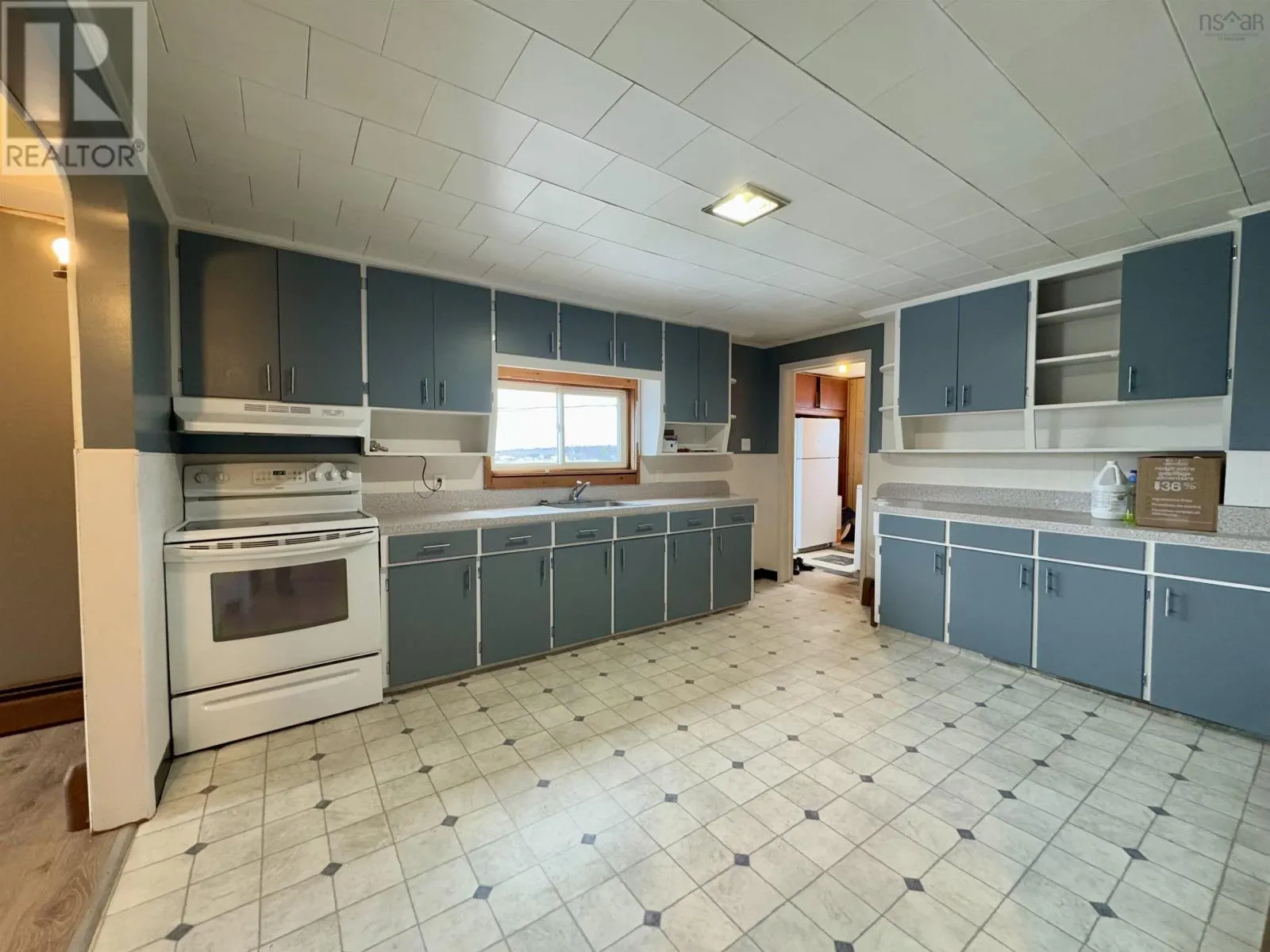 3683 Highway 206