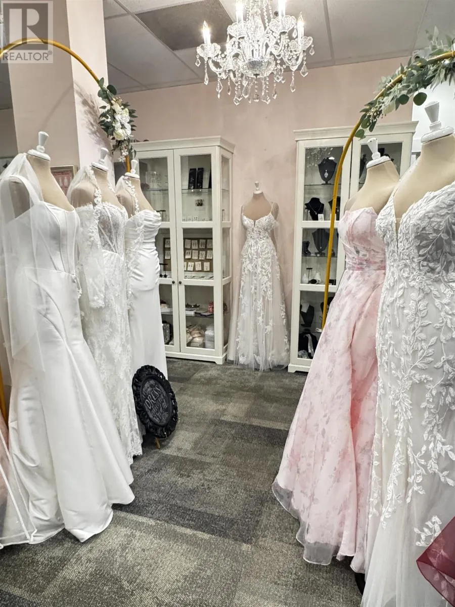 The Perfect Pear Bridal