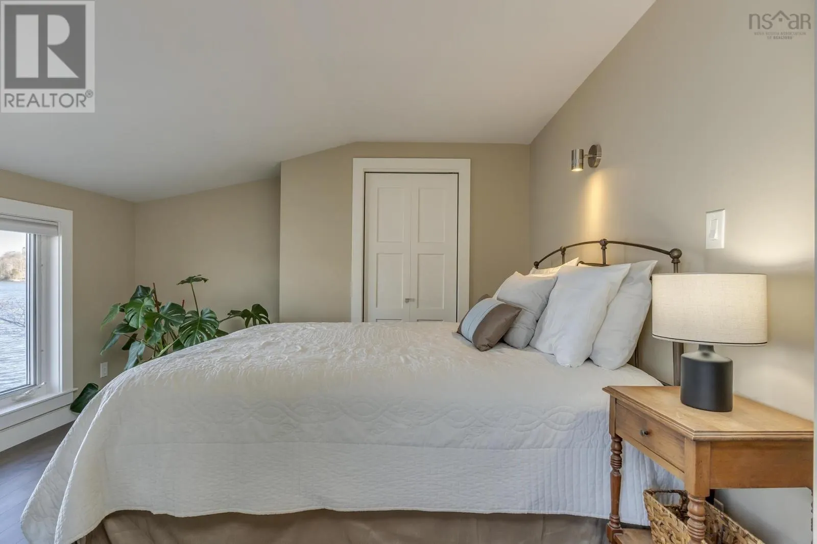 395 Waverley Road