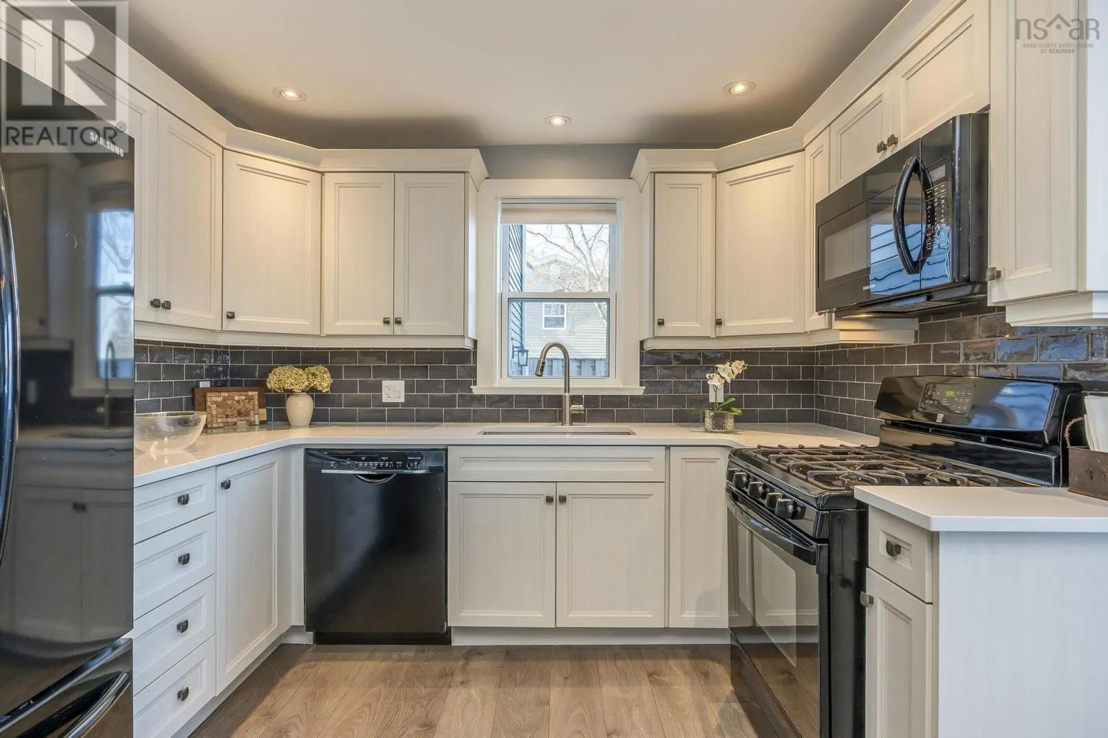 395 Waverley Road