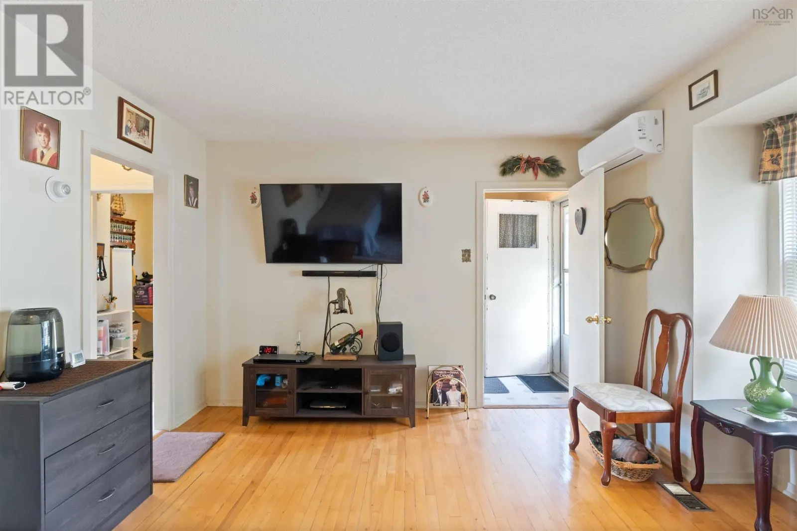 1 Hillside Drive
