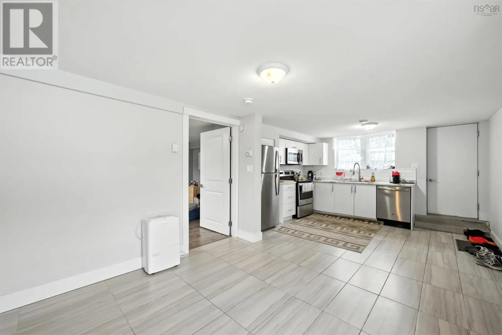 81 Adelaide Avenue