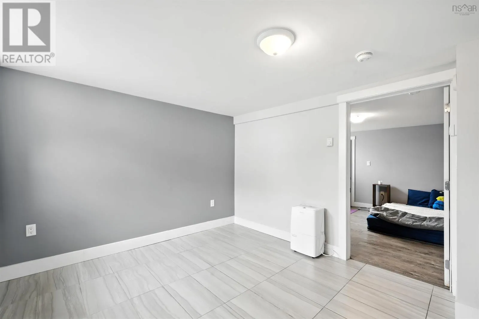 81 Adelaide Avenue