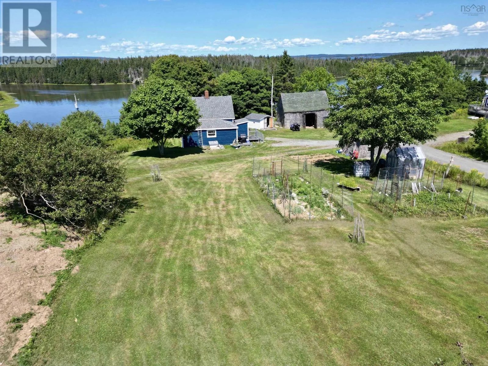 10 Pettipas Rd.
