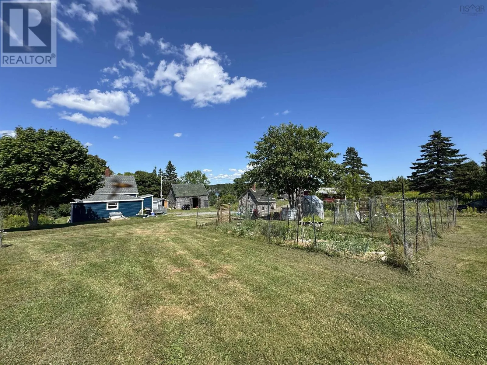 10 Pettipas Rd.
