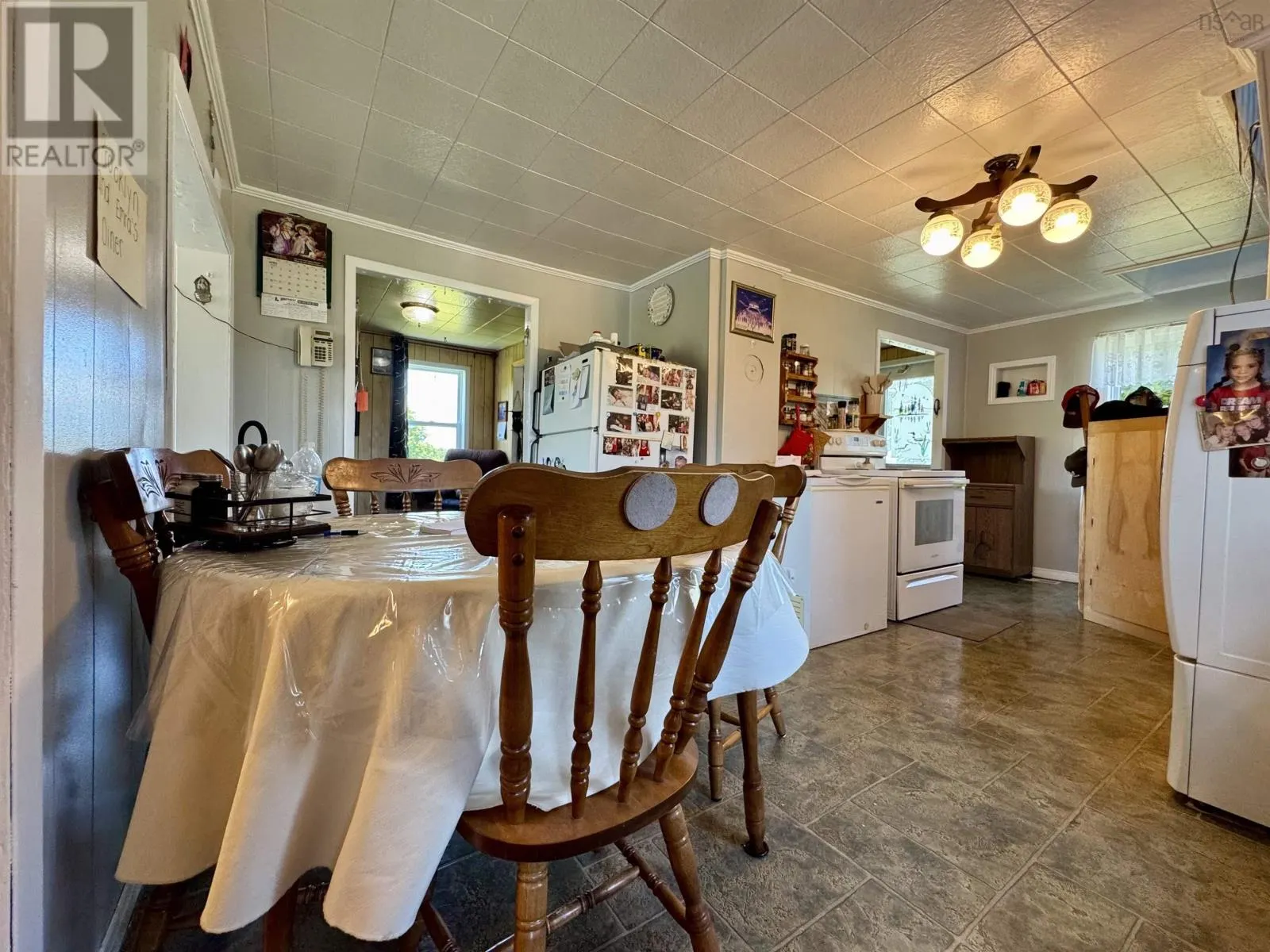 10 Pettipas Rd.