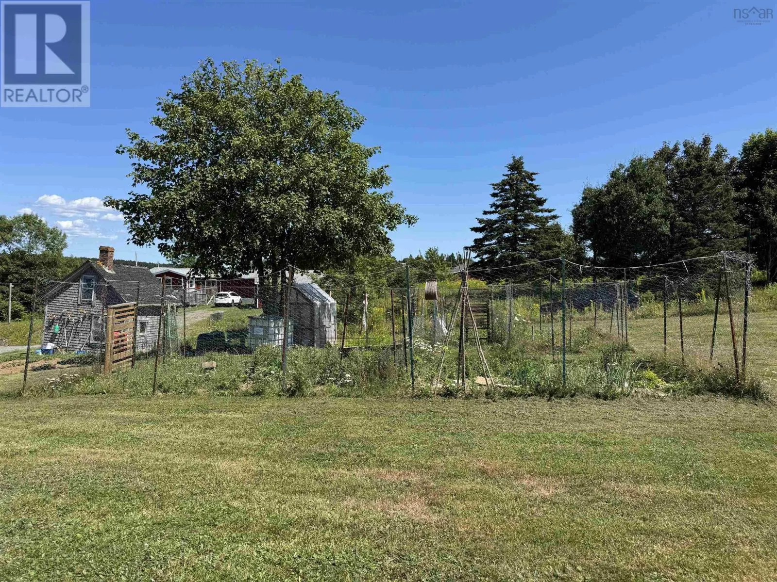 10 Pettipas Rd.