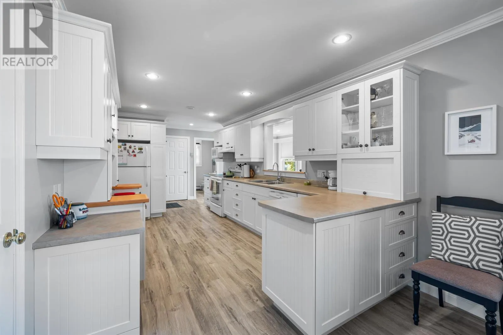 1385 Linkletter Road