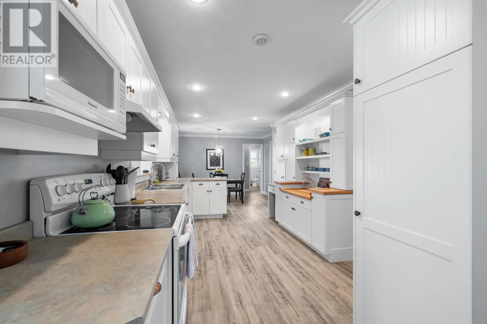 1385 Linkletter Road