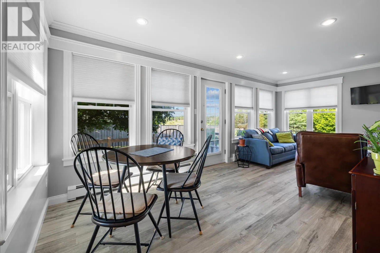 1385 Linkletter Road
