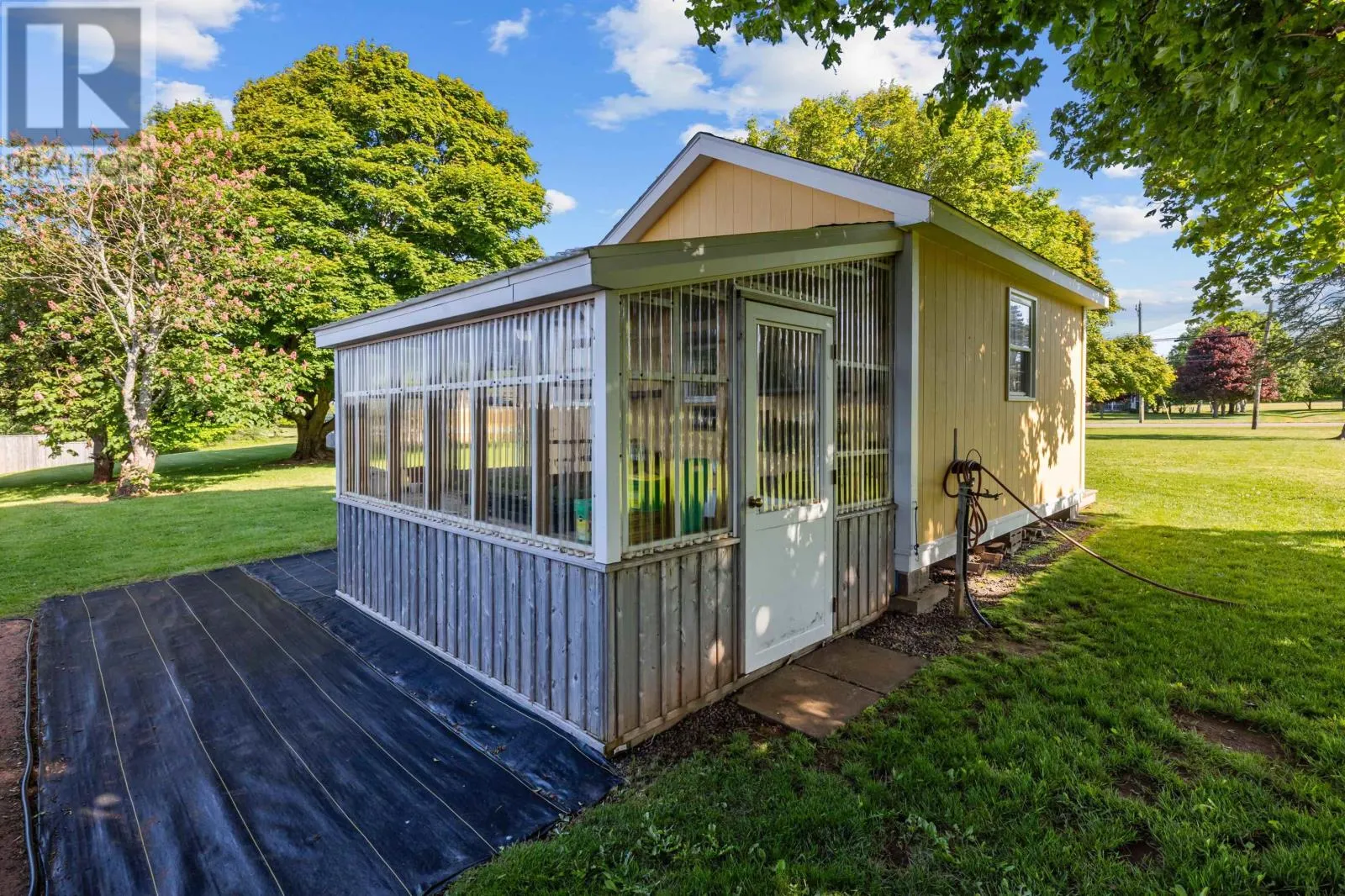 1385 Linkletter Road