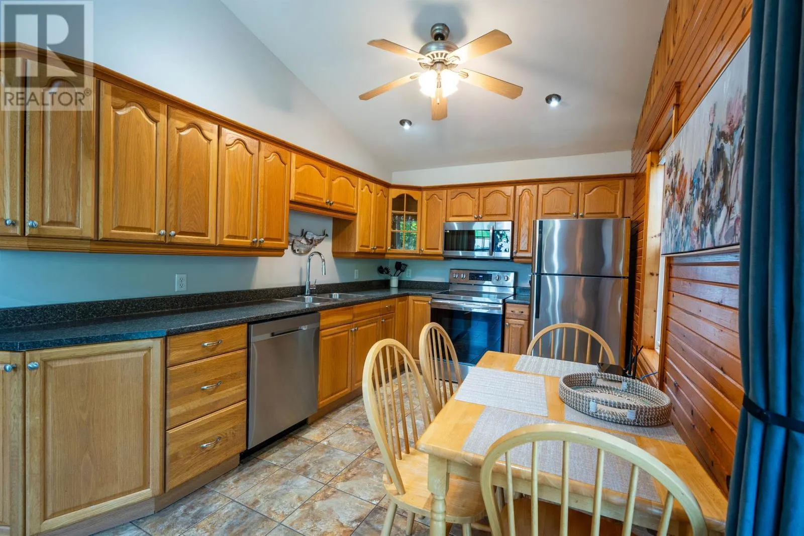 4 STIRLINGS Lane