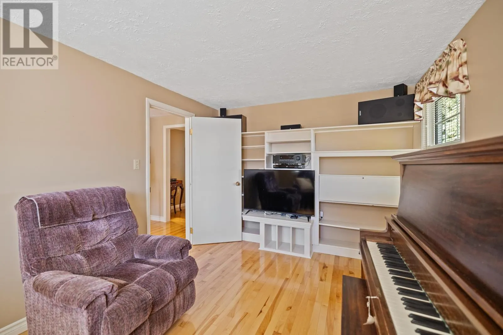 53 Maple Avenue