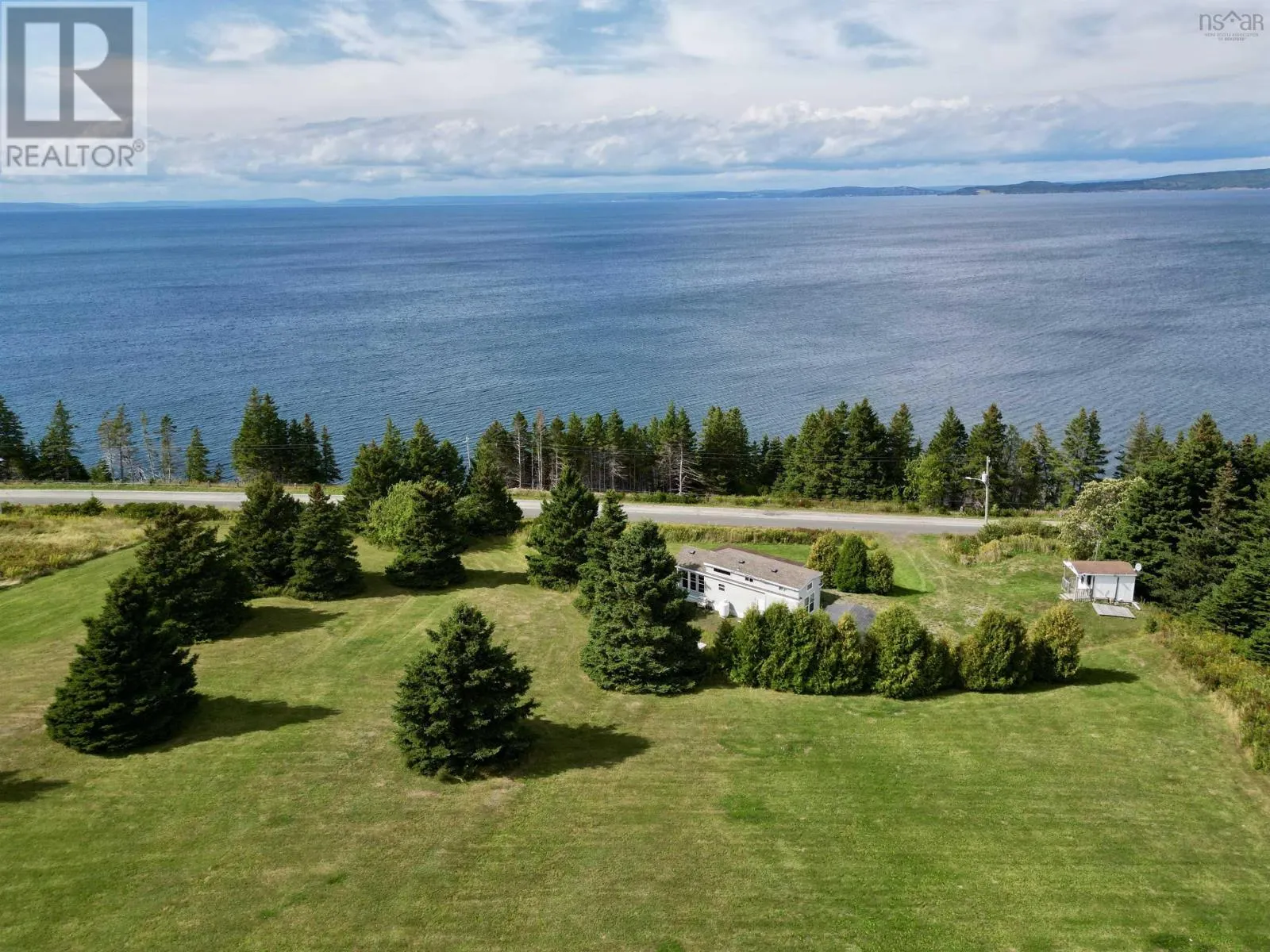 75 Lakeshore Dr.
