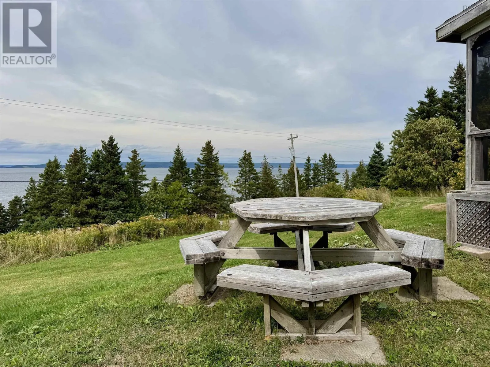 75 Lakeshore Dr.